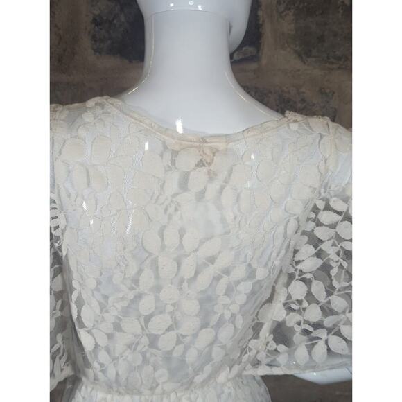 Derek Heart Top Sheer Lace Peplum Hem White Flutter Sleeve Woman's Size Medium - Picture 6 of 11